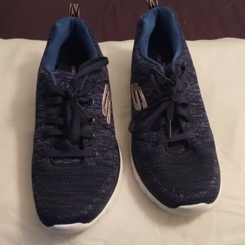 Women's size 7 sketchers memory foam sneakers dark blue